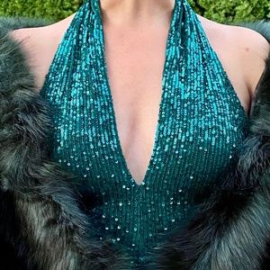NWT Jump Apparel Sequined Jumpsuit Emerald Green Deep V-neck Petit XS